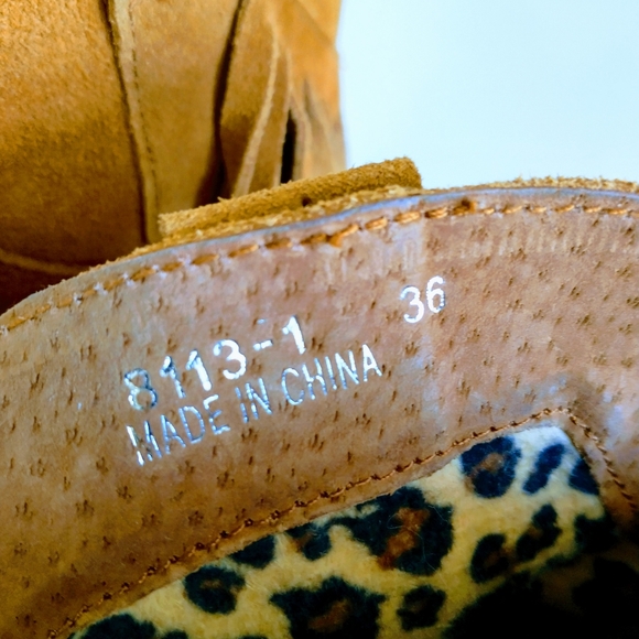 Miss & Mr. Foot Women's Fringe Suede Ankle Boots - Picture 13 of 14